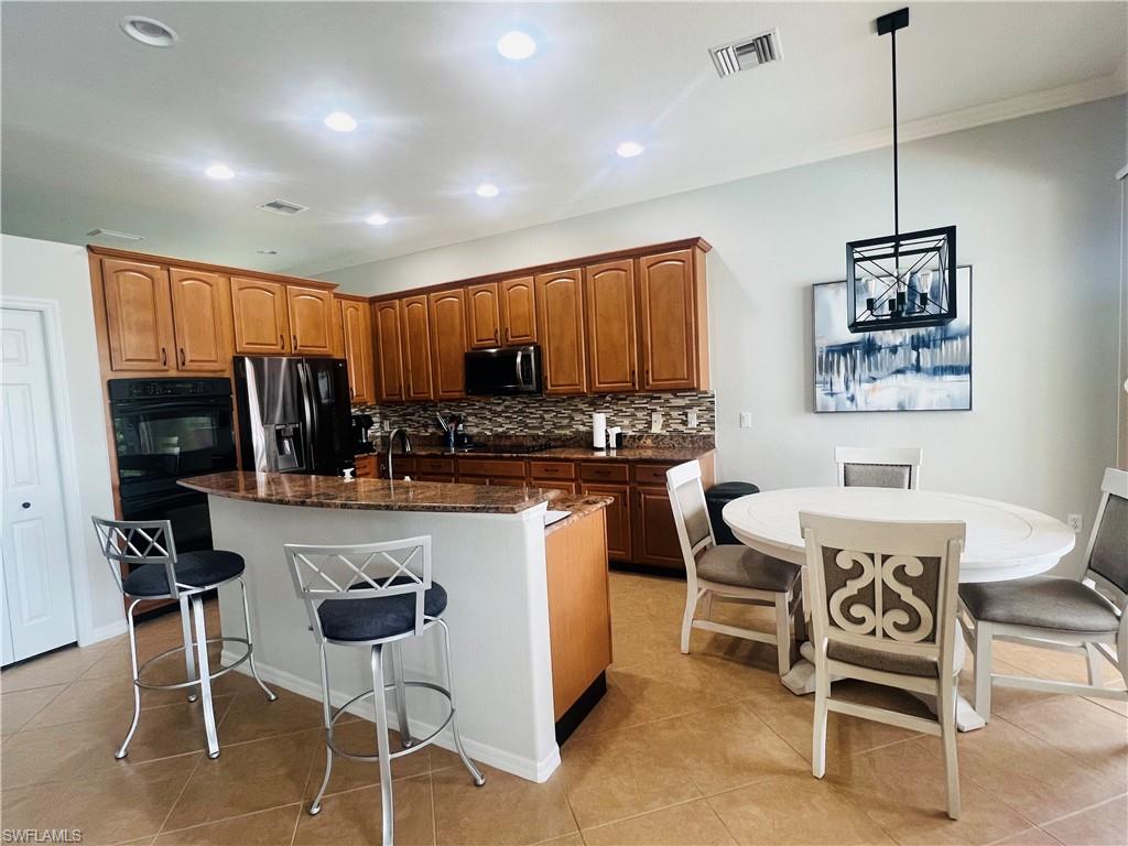 REFLECTION LAKES OF NAPLES - Residential Lease