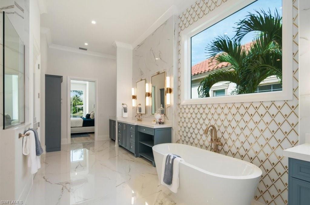 BAY COLONY SHORES - Residential