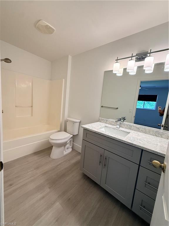 MIRROR LAKES - Residential