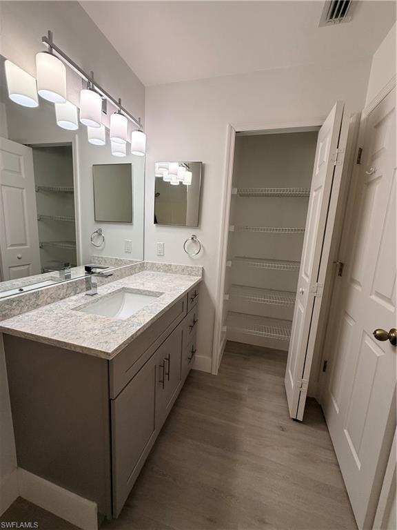 MIRROR LAKES - Residential