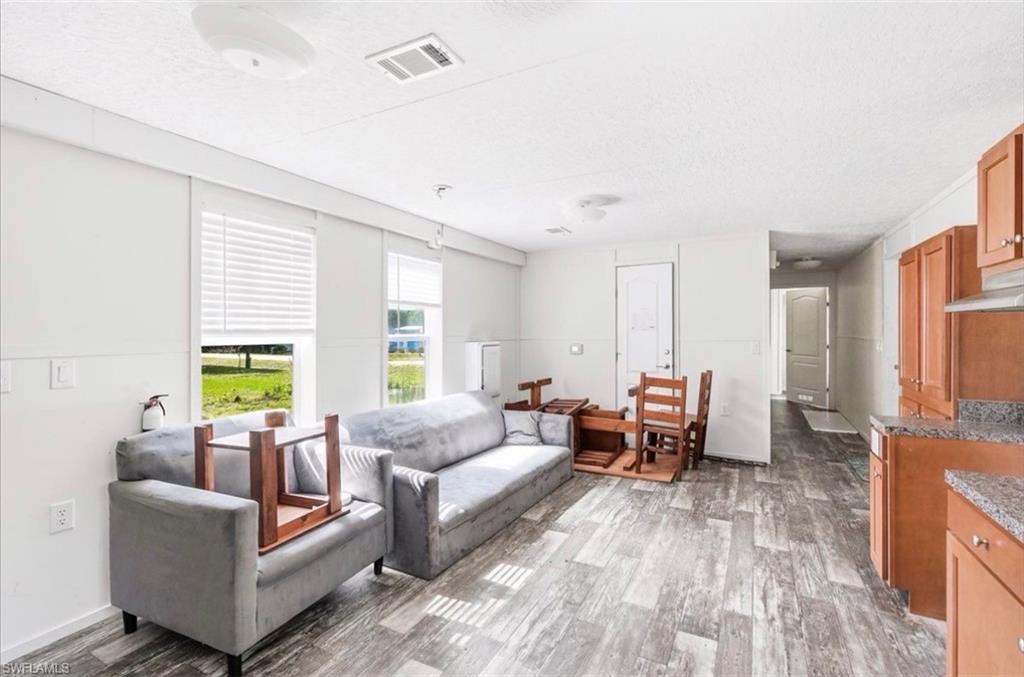 NORTH LABELLE - Residential