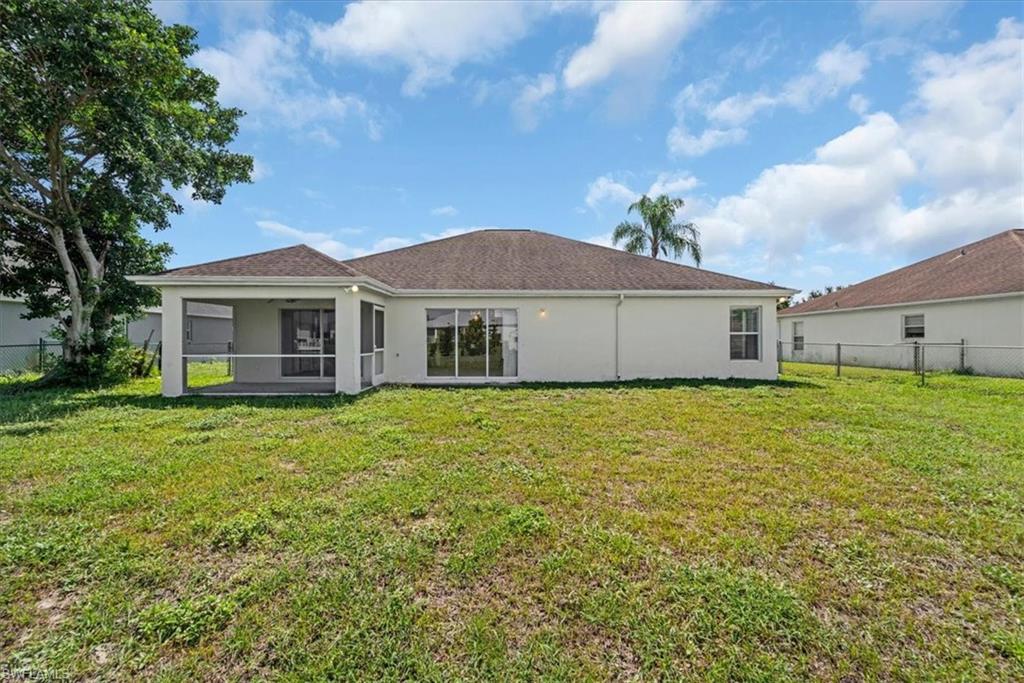VARSITY LAKES - Residential