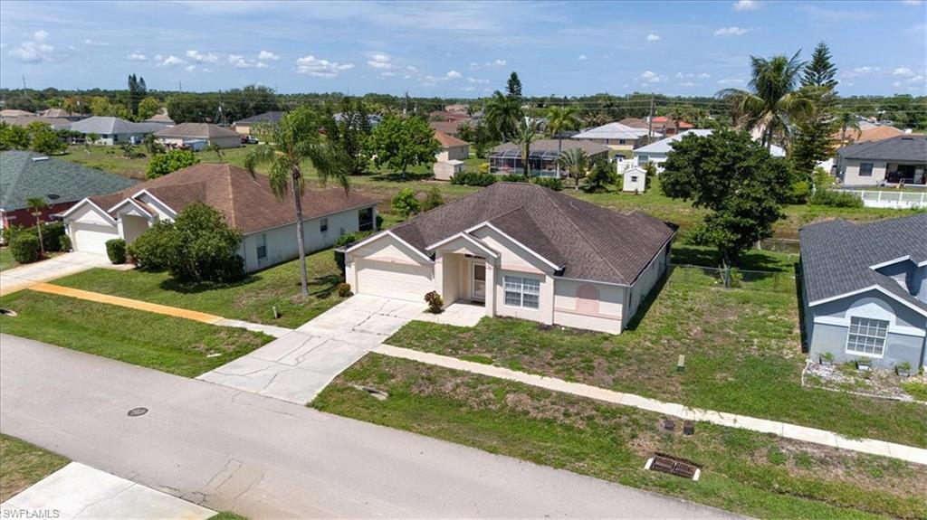 VARSITY LAKES - Residential