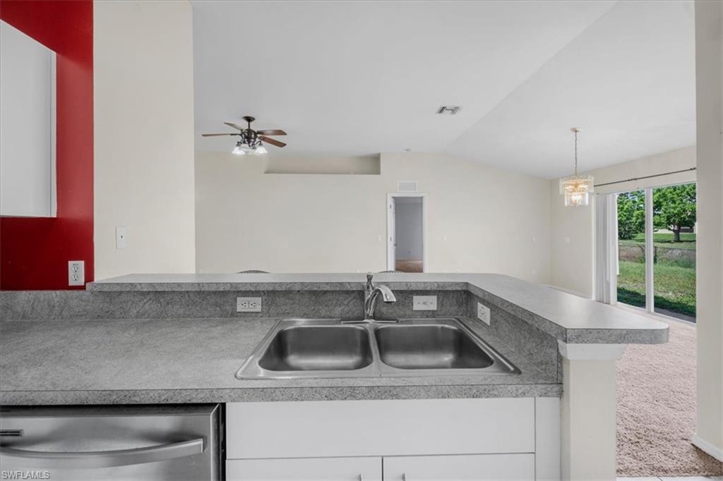 VARSITY LAKES - Residential