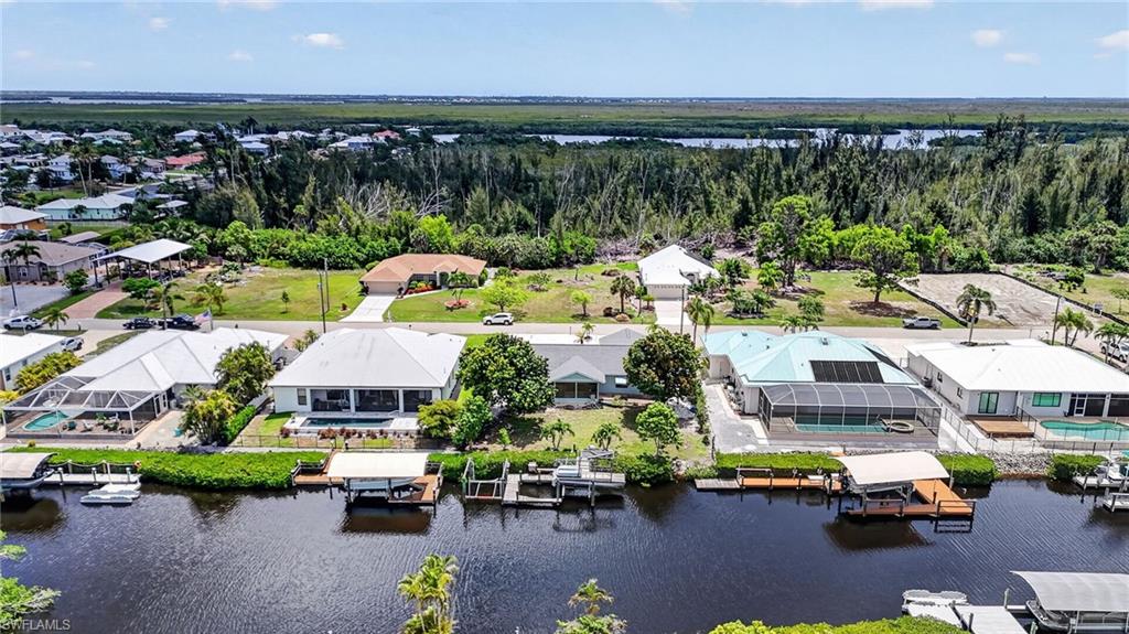 CHARLOTTE SHORES - Residential