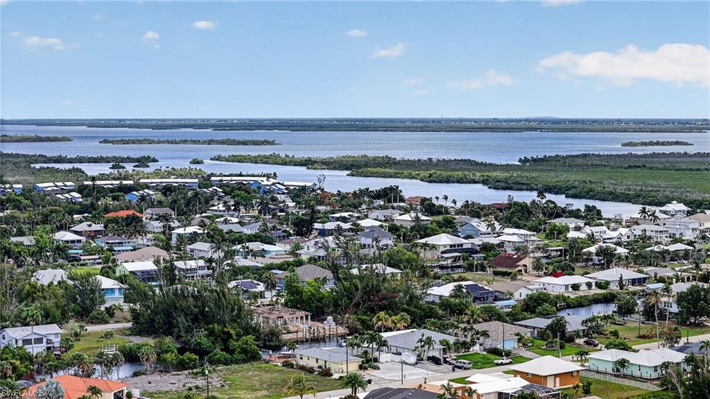CHARLOTTE SHORES - Residential