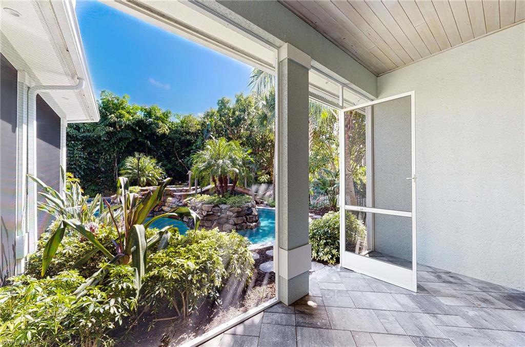 MARCO BEACH - Residential