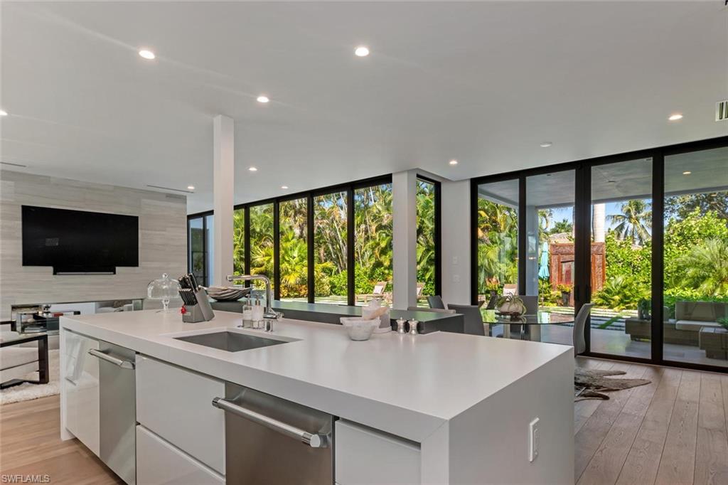 PARK SHORE - Residential