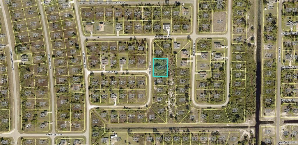 Build your dream home here on this half acres lot! Developing area of Lehigh Acres. Easy access to schools, shopping, restaurants, churches and s. Come enjoy all Sunny Southwest Florida has to offer.