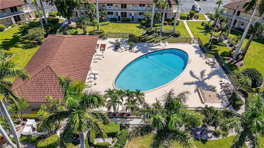 AQUARIUS APTS OF MARCO ISLAND - Residential