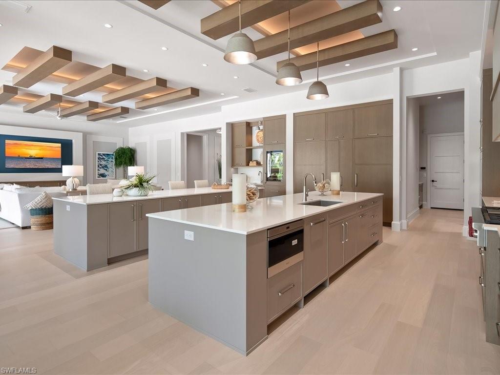 LIVINGSTON WOODS - Residential