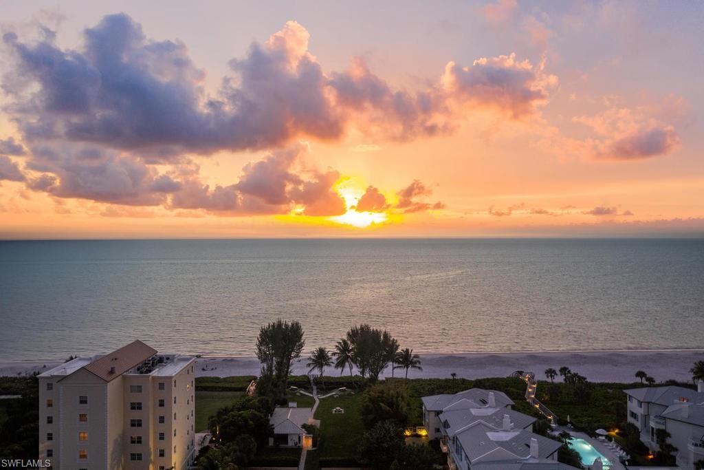 SEASONS AT NAPLES CAY - Residential