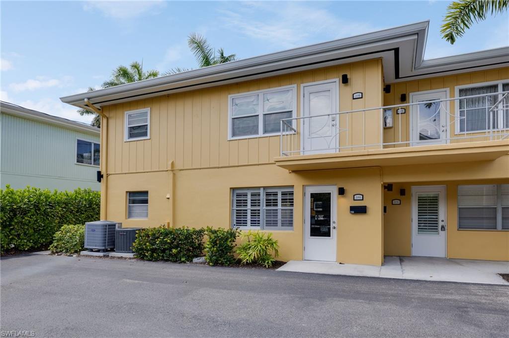 GARDEN MANOR - Residential Lease