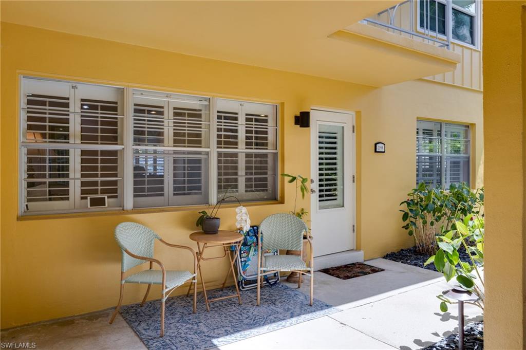 GARDEN MANOR - Residential Lease