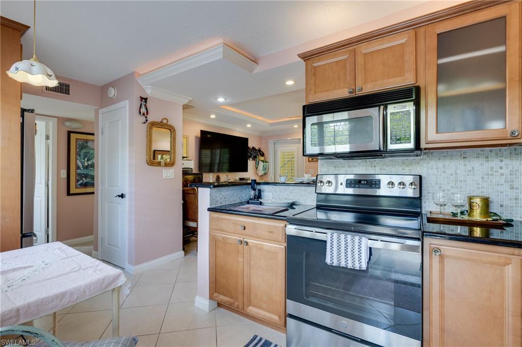 GARDEN MANOR - Residential Lease