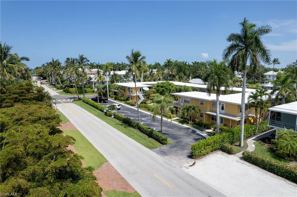 GARDEN MANOR - Residential Lease