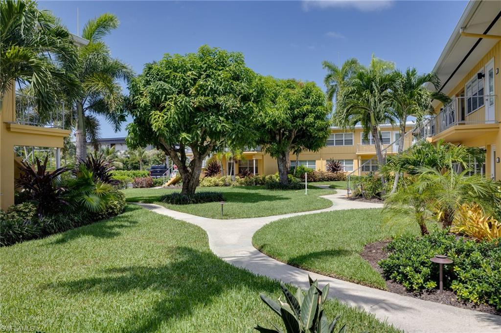 GARDEN MANOR - Residential Lease