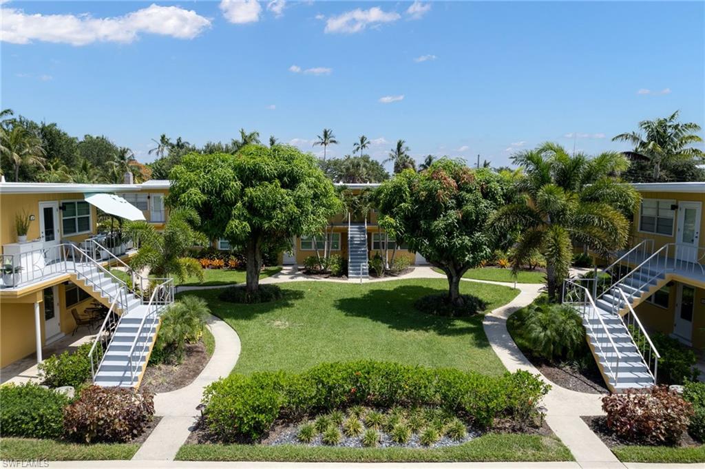 GARDEN MANOR - Residential Lease