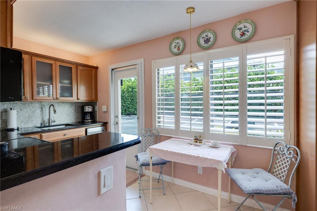 GARDEN MANOR - Residential Lease