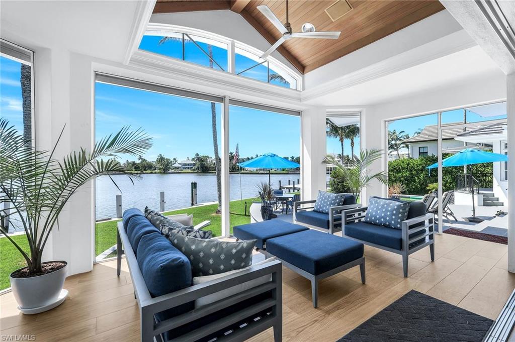MOORINGS - Residential