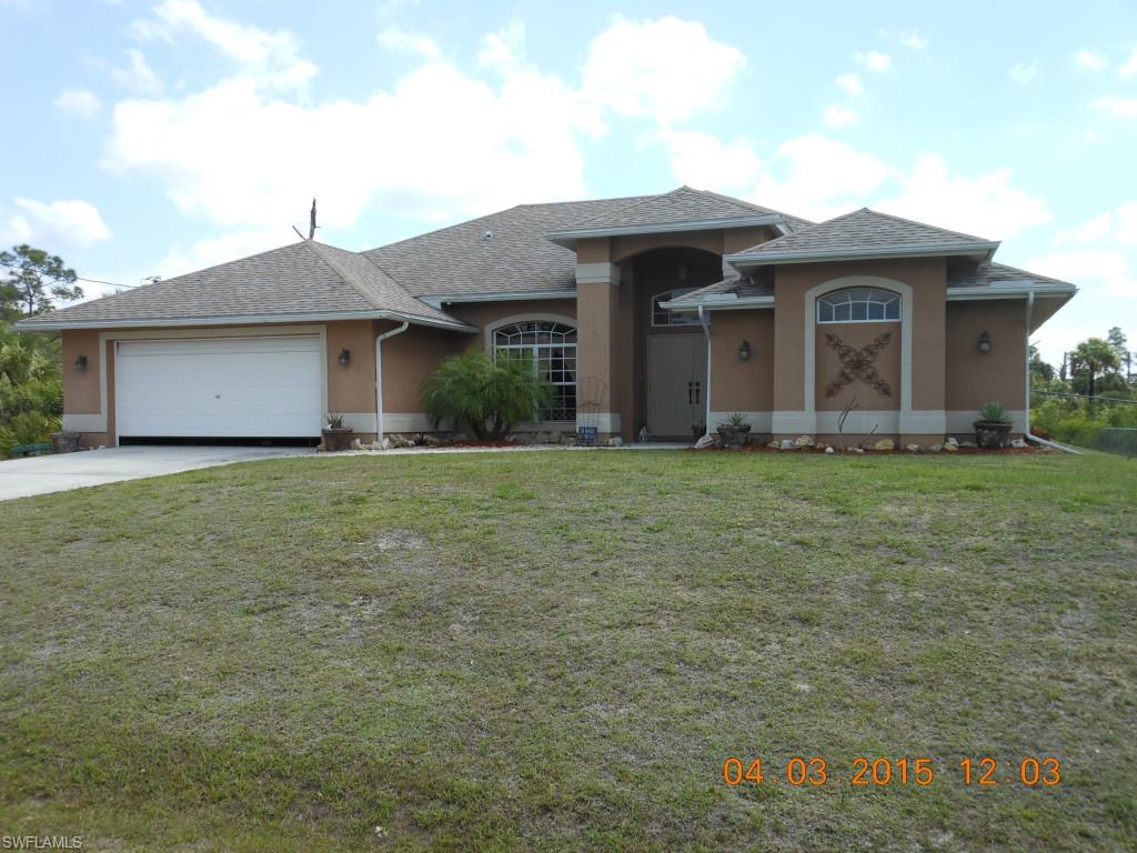 Must see 2250 square foot pool home custom built by Oyster Bay homes, interior is nicely tiled with carpet in some areas, master has separate walk in closets, tiled shower, marble tub and crown molding throughout, relax in the outside pool area that has over 1000 sq ft of screen enclosed.