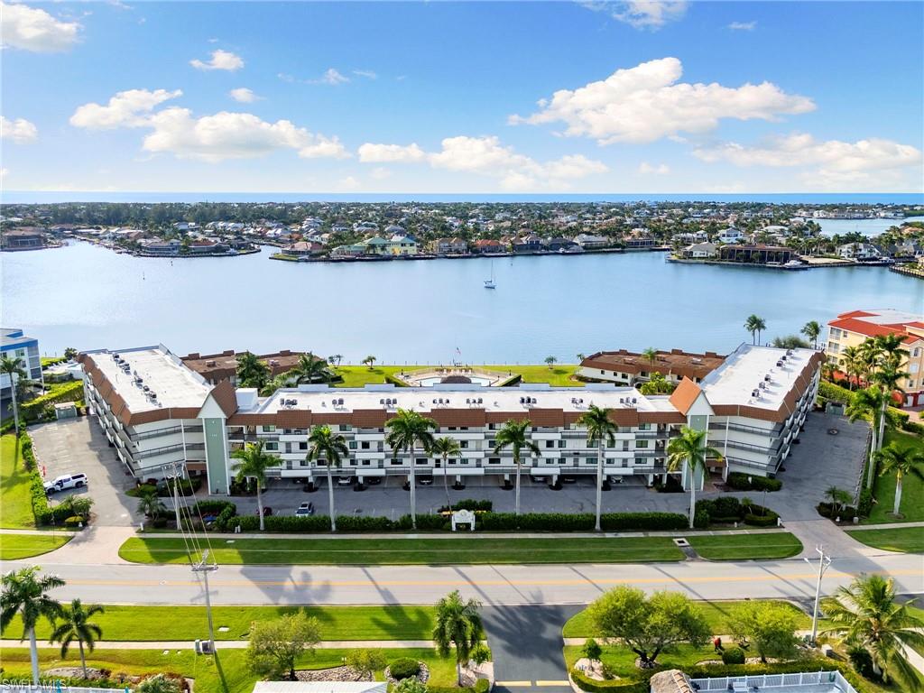 SMOKEHOUSE HARBOUR - Residential