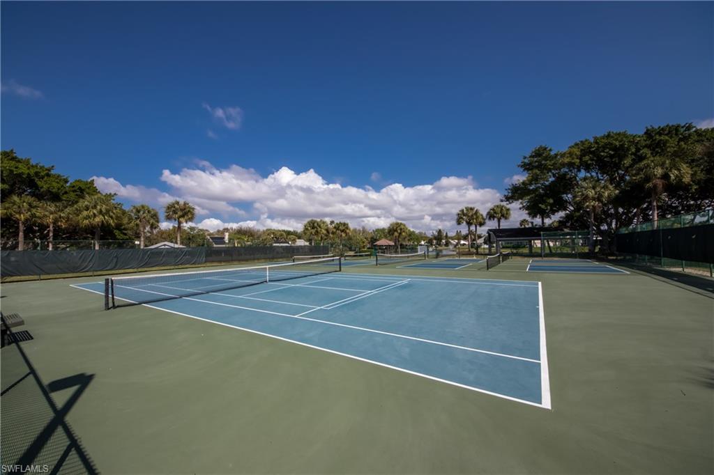 WILLOWBROOK - Residential