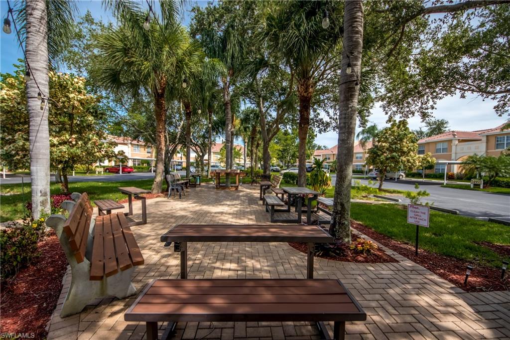 WILLOWBROOK - Residential