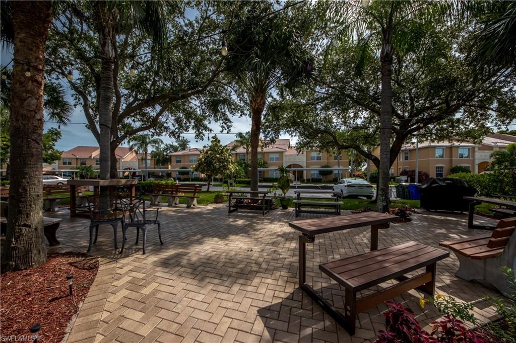 WILLOWBROOK - Residential