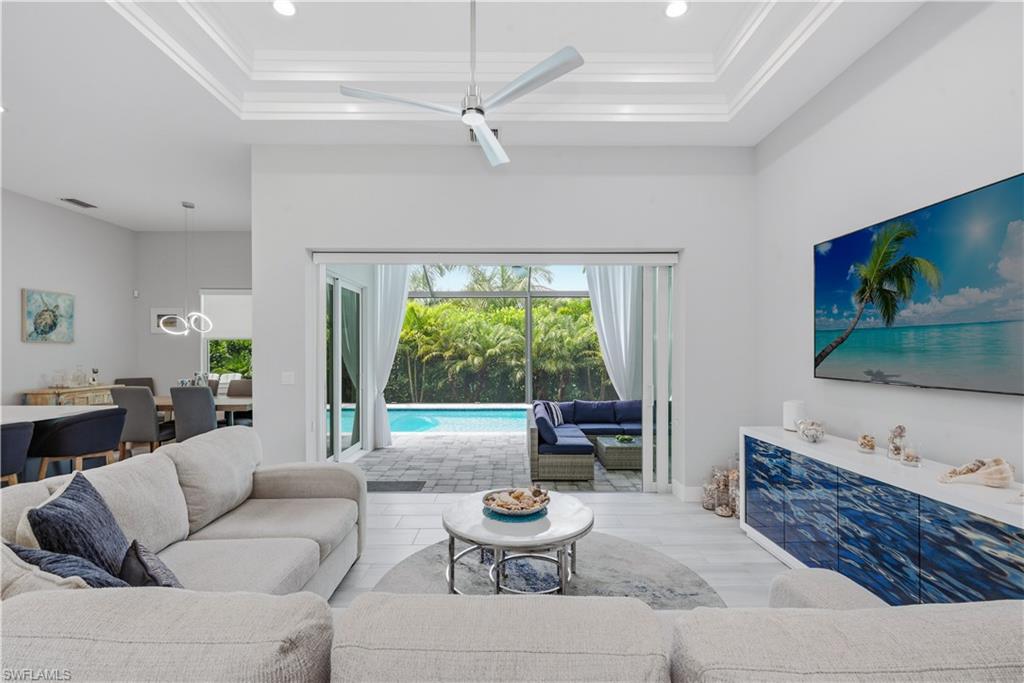 MARCO BEACH - Residential