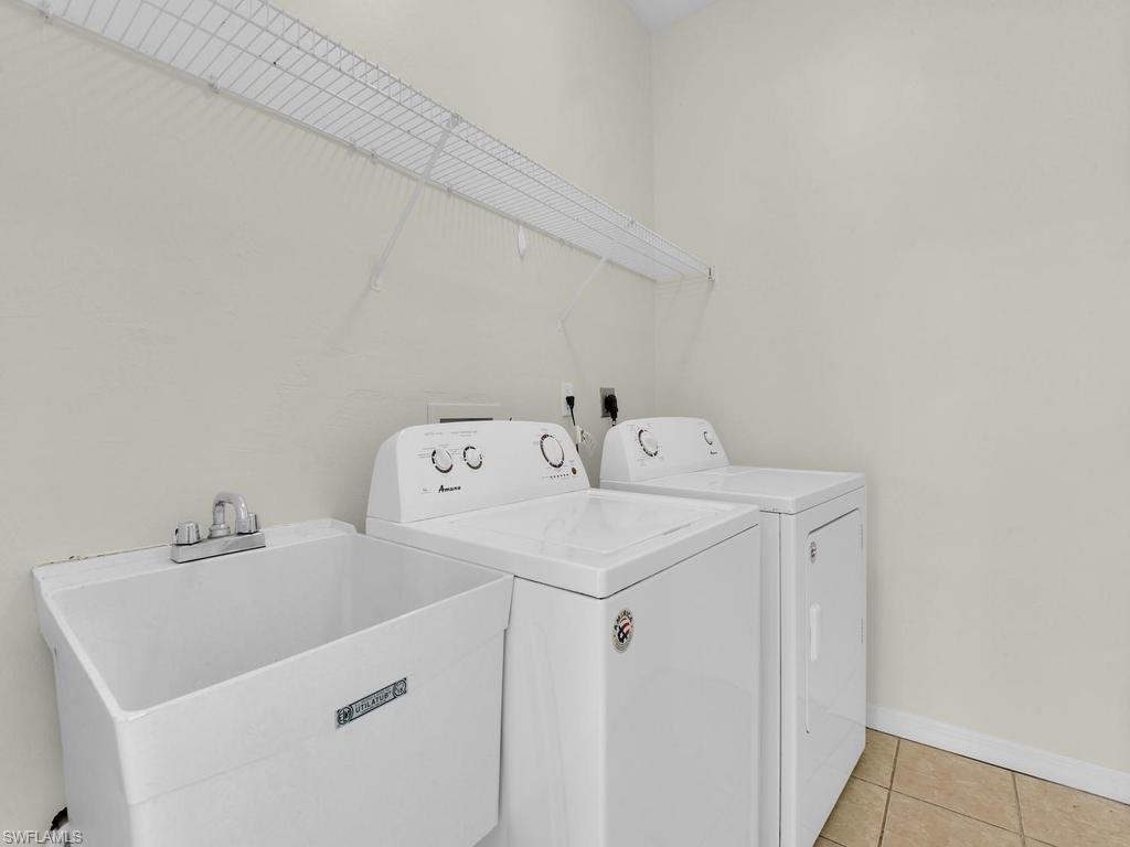 SILVERLAKES - Residential