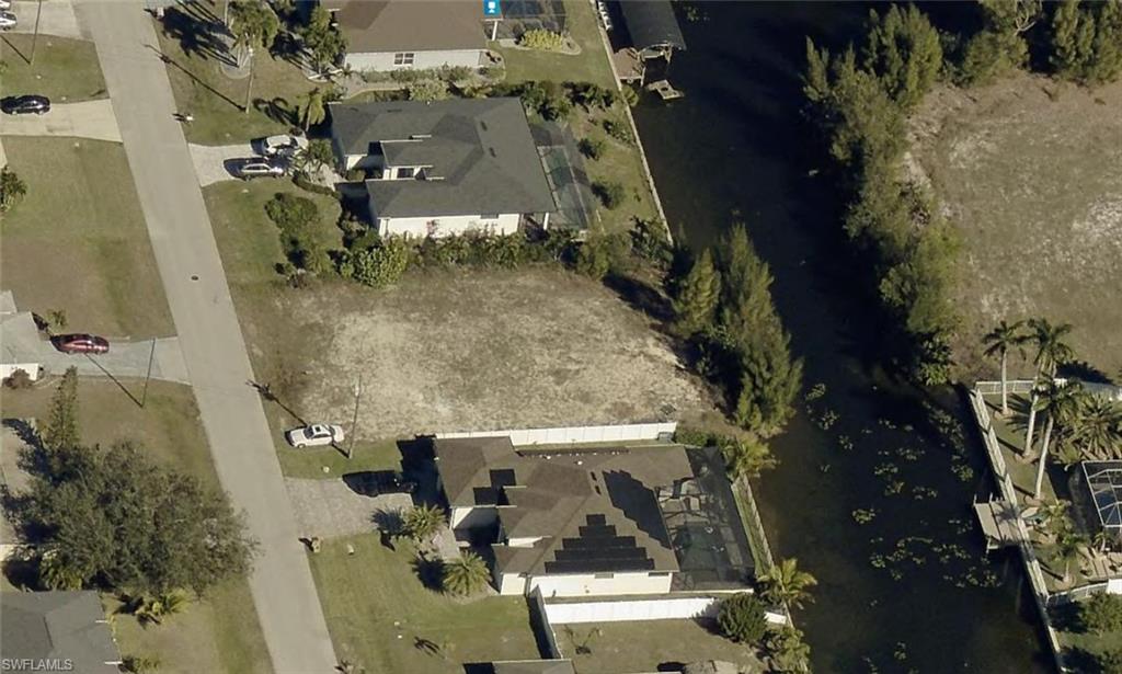 CAPE CORAL - Land