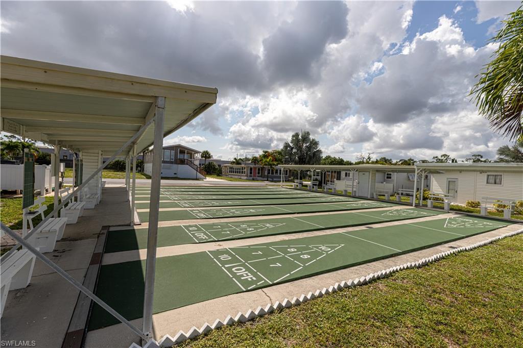 COACHLIGHT MANOR MOBILE HOME - Residential