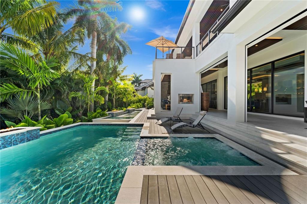 AQUALANE SHORES - Residential