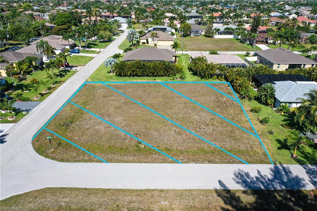 CAPE CORAL - Land