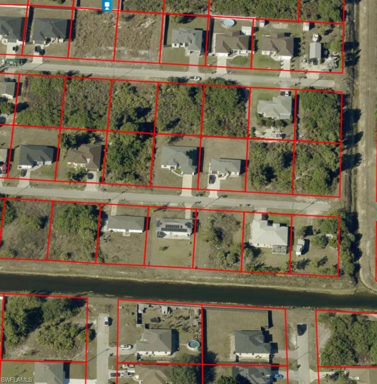Excellent investment opportunity in Lehigh Acres! This vacant land is an ideal choice for building your dream home or adding to your real estate portfolio. Located in a growing area, this lot offers a solid foundation for your future projects. Enjoy the convenience of being just minutes away from major supermarkets like Publix, ALDI, Bravo, and Keyfood, as well as easy access to fueling stations including 7-Eleven, Circle K, and Sunoco. A strategic location for your next investment!