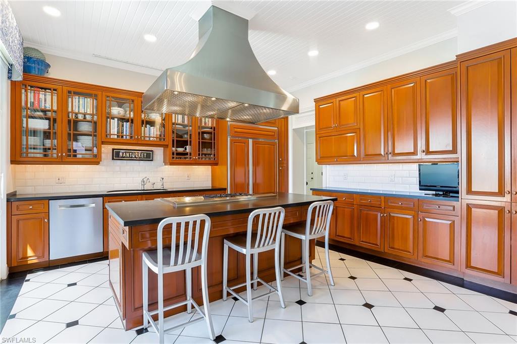 OLDE NAPLES - Residential