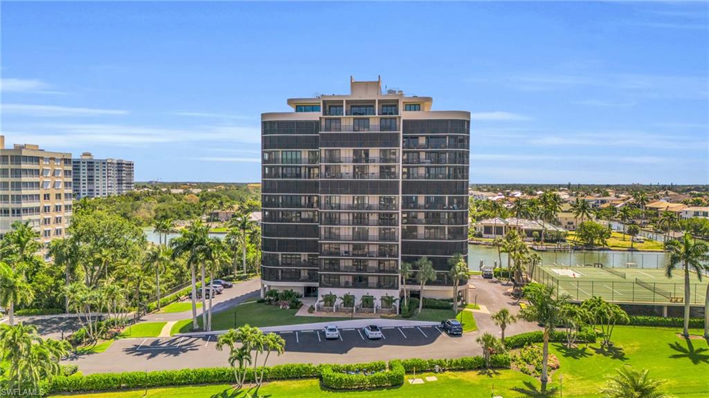 VANDERBILT YACHT RACQUET - Residential