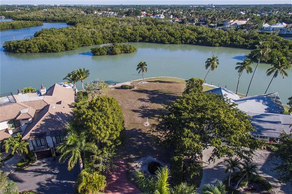 SABRE CAY - Land