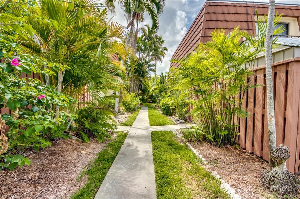 VILLAGE OF CEDARBEND - Residential