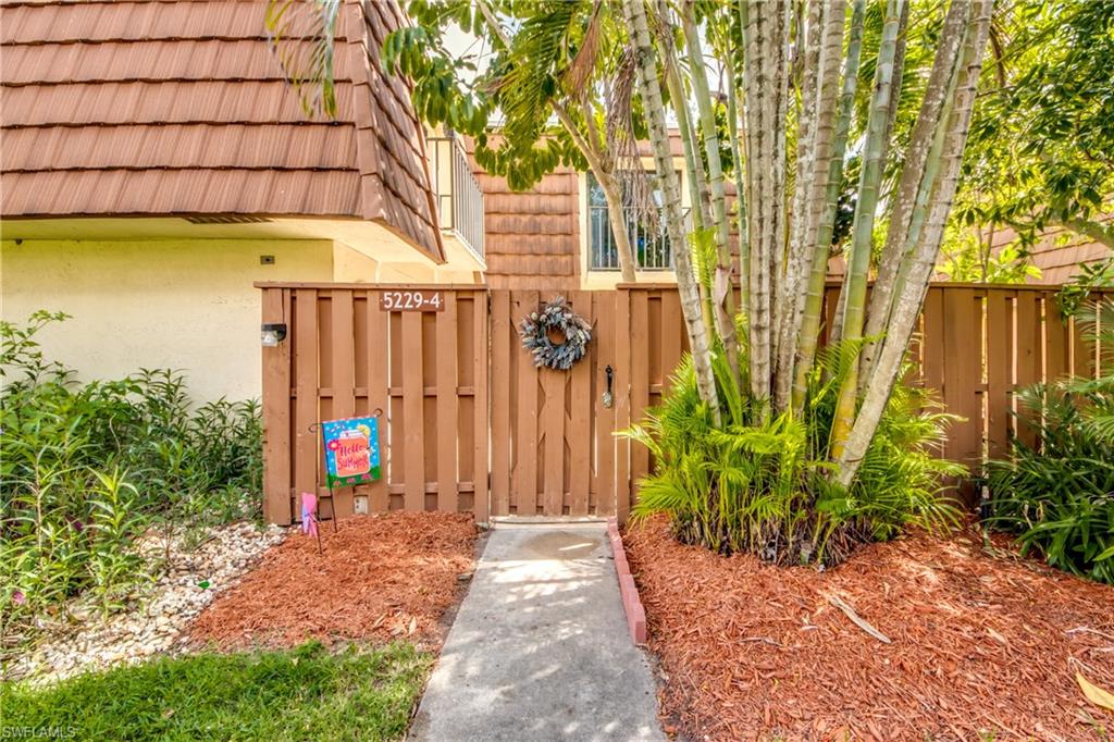 VILLAGE OF CEDARBEND - Residential