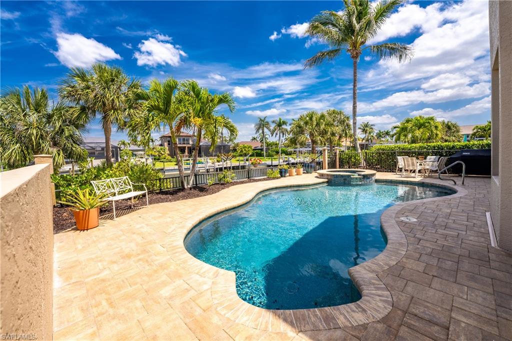 SUNSET KEY - Residential