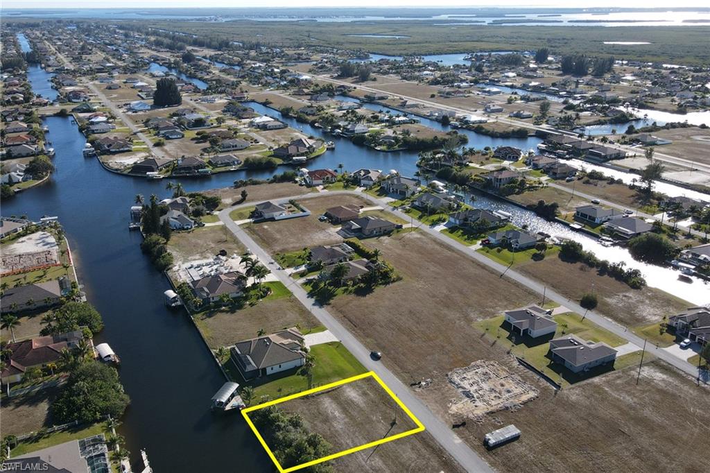 CAPE CORAL - Land