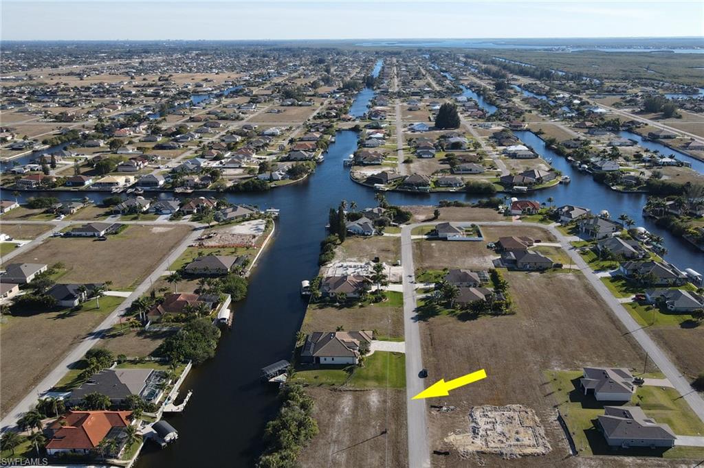 CAPE CORAL - Land