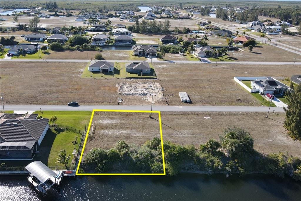 CAPE CORAL - Land