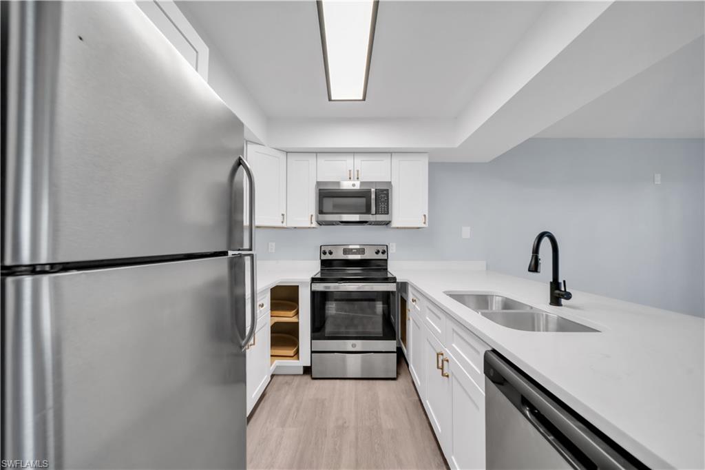 FOXMOOR VILLAGE CONDO - Residential