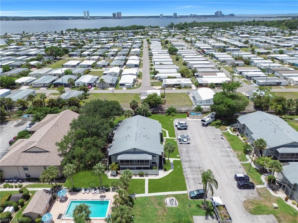 FOXMOOR VILLAGE CONDO - Residential