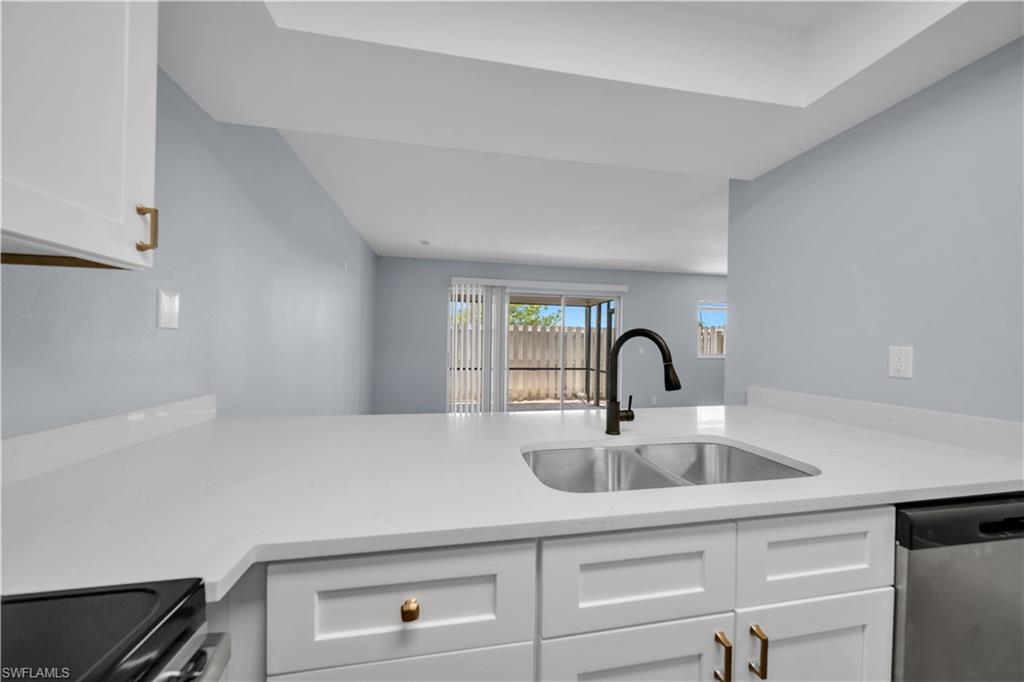 FOXMOOR VILLAGE CONDO - Residential