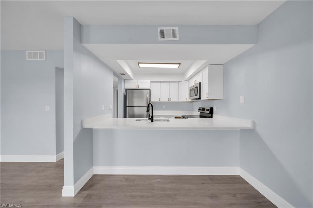 FOXMOOR VILLAGE CONDO - Residential