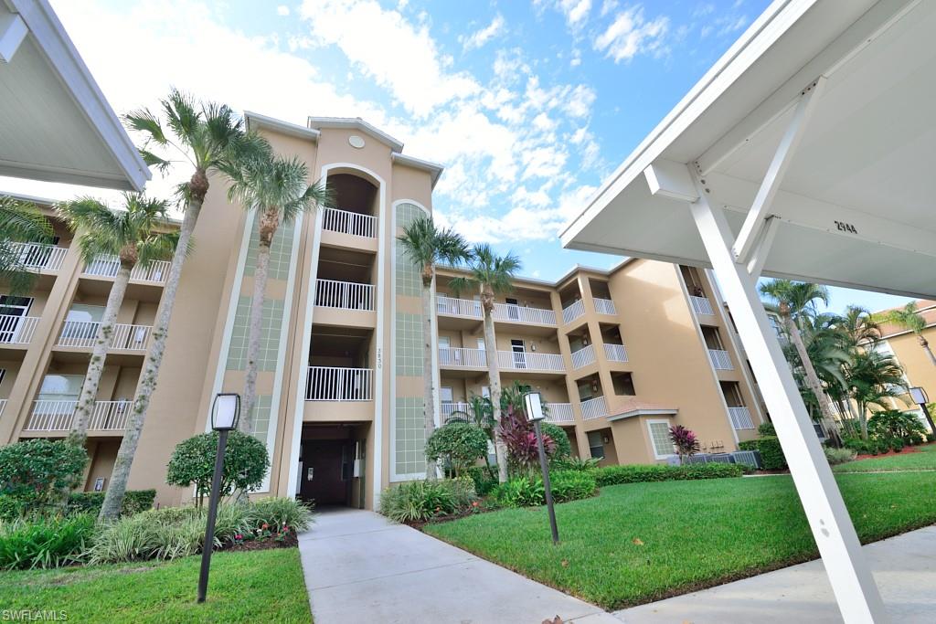 Gorgeous 3rd floor, 2 bedroom/ 2 bath condo with a panoramic golf course views. Cedar Hammock is one of Naples most sought after bundled golf community. This community is close to downtown shopping/restaurants, Marco Island and Naples sugary white sand beaches. Cedar Hammock features a Clubhouse, golf course, fitness center, four community pools and lighted tennis. There is a common elevator.